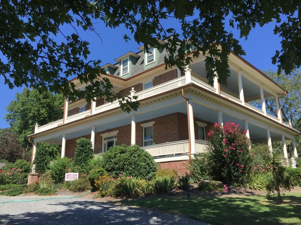 The Reynolds Mansion - photo 47