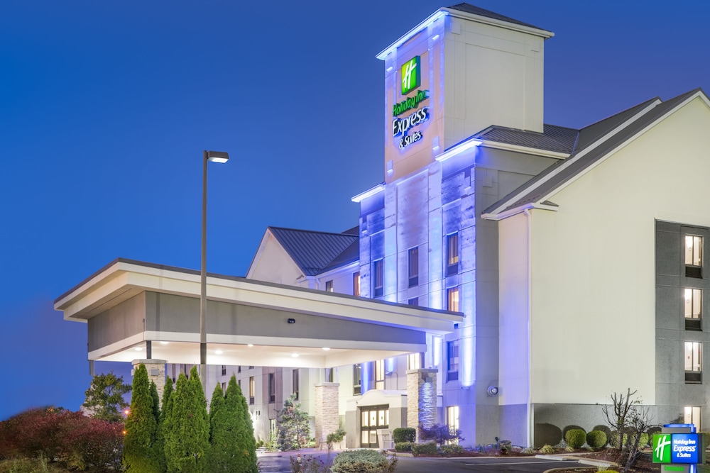 Holiday Inn Express Hotel Suites Louisville East By Ihg — Louisville