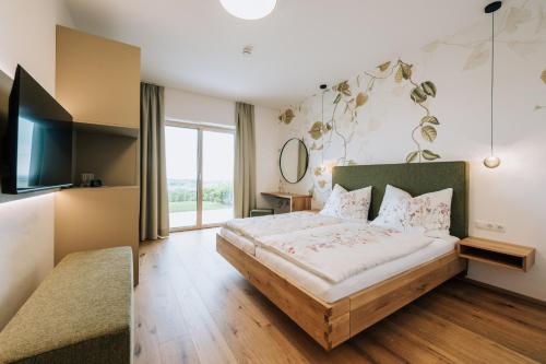 Weingut Radl - carbon neutral hotel in Kloech