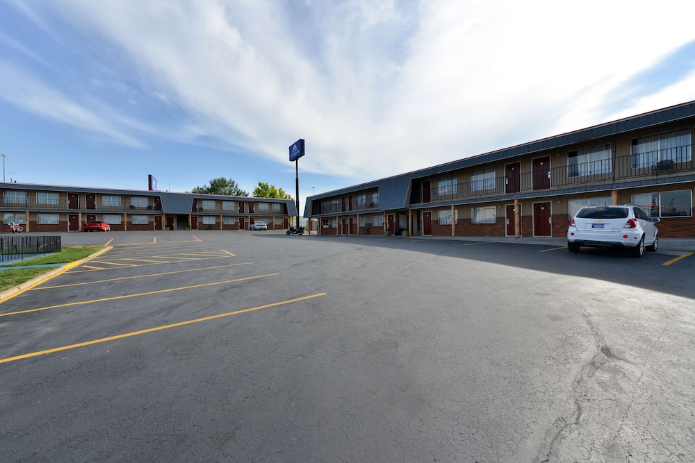 Americas Best Value Inn Wall - photo 96