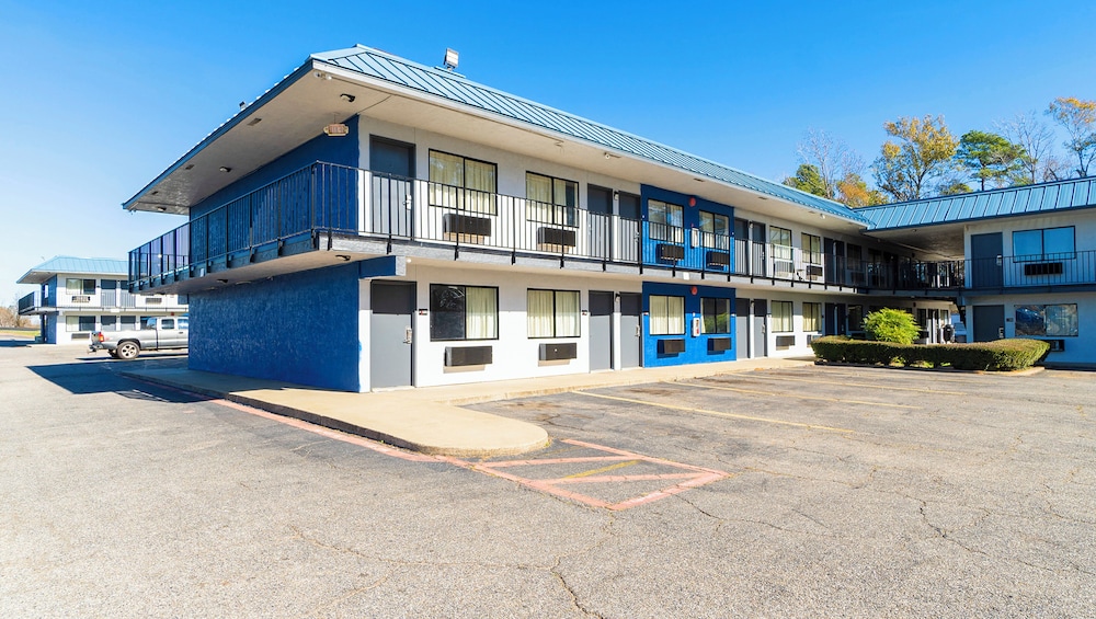 Xpress Inn & Extended Stays - photo 32