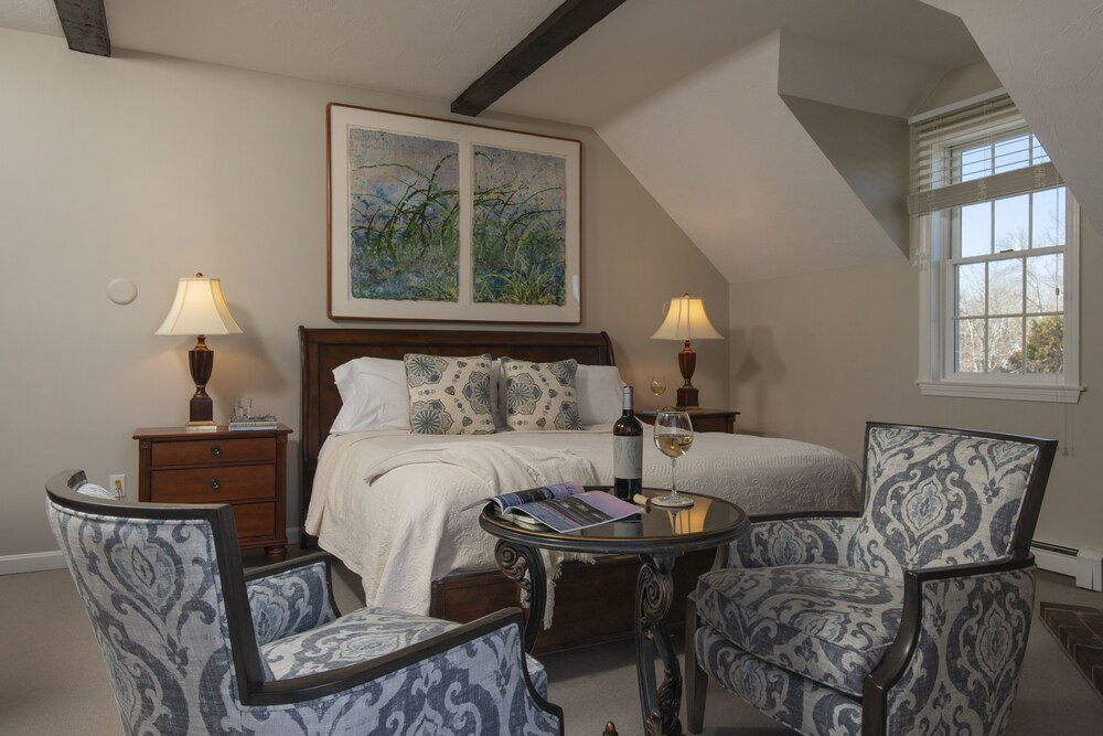 Liberty Hill Inn - photo 20