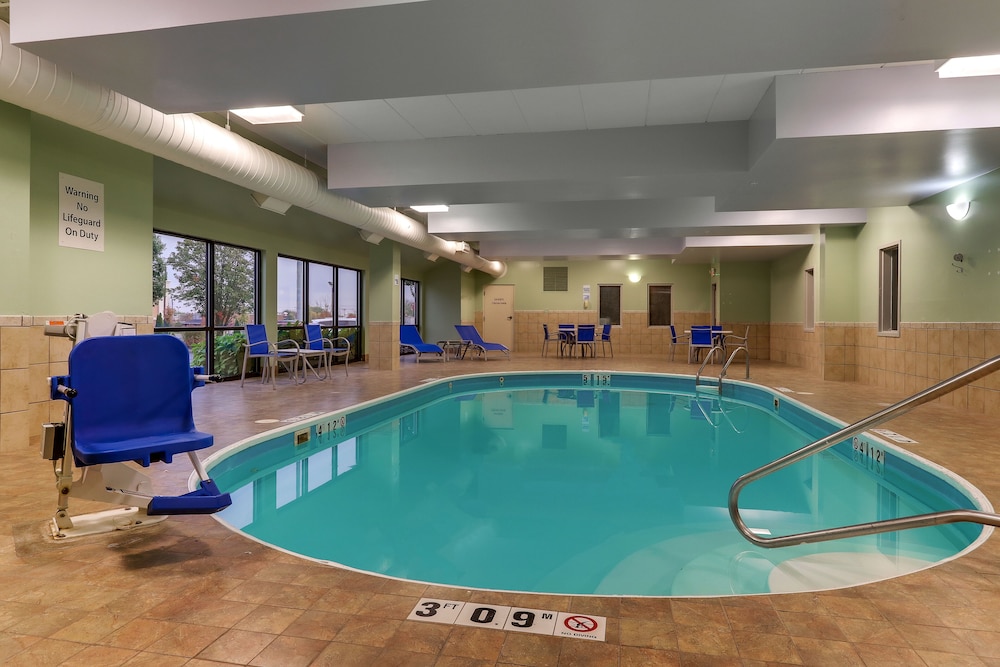 Holiday Inn Express & Suites Troy by IHG - photo 46