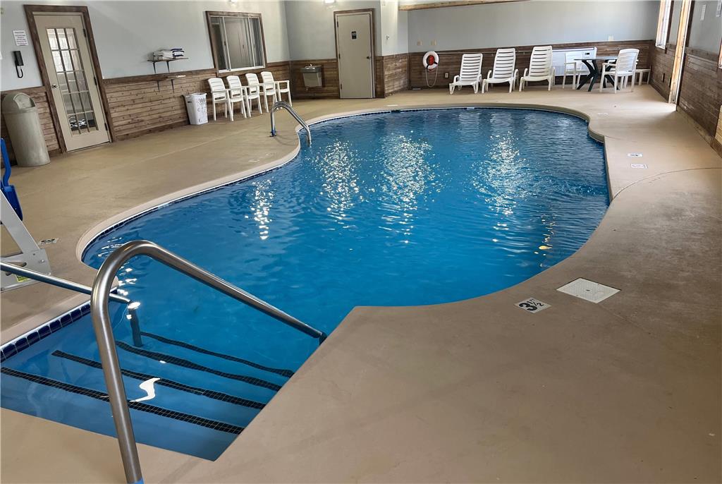 Days Inn & Suites by Wyndham Williamsburg IA North - photo 6