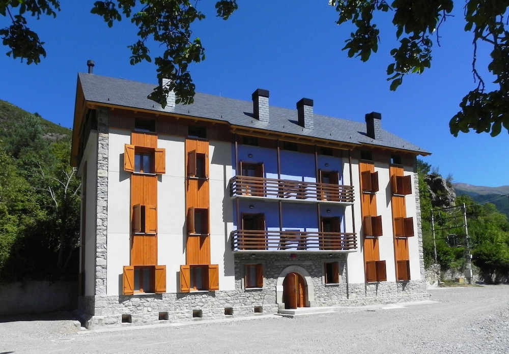 Caserón Baruca — 4-Star Luxury Hotel in Bielsa, Spain