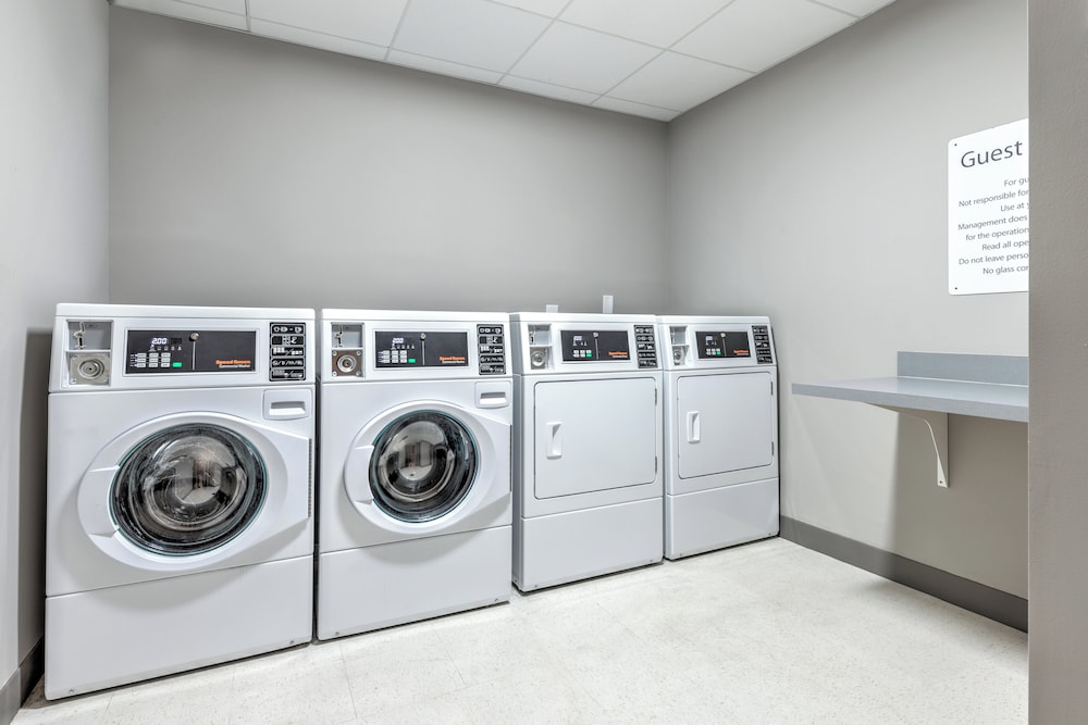 Holiday Inn Express & Suites Austin Airport East by IHG - photo 36