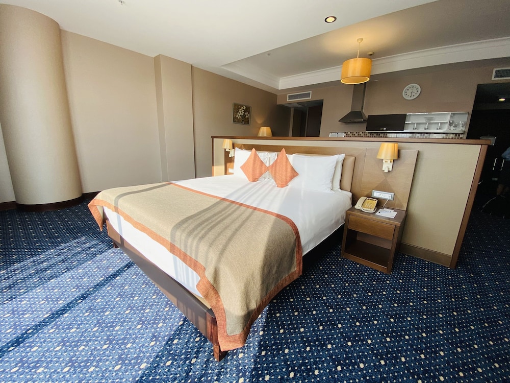 Parkside Hotel and Apartments - carbon neutral hotel in Baku