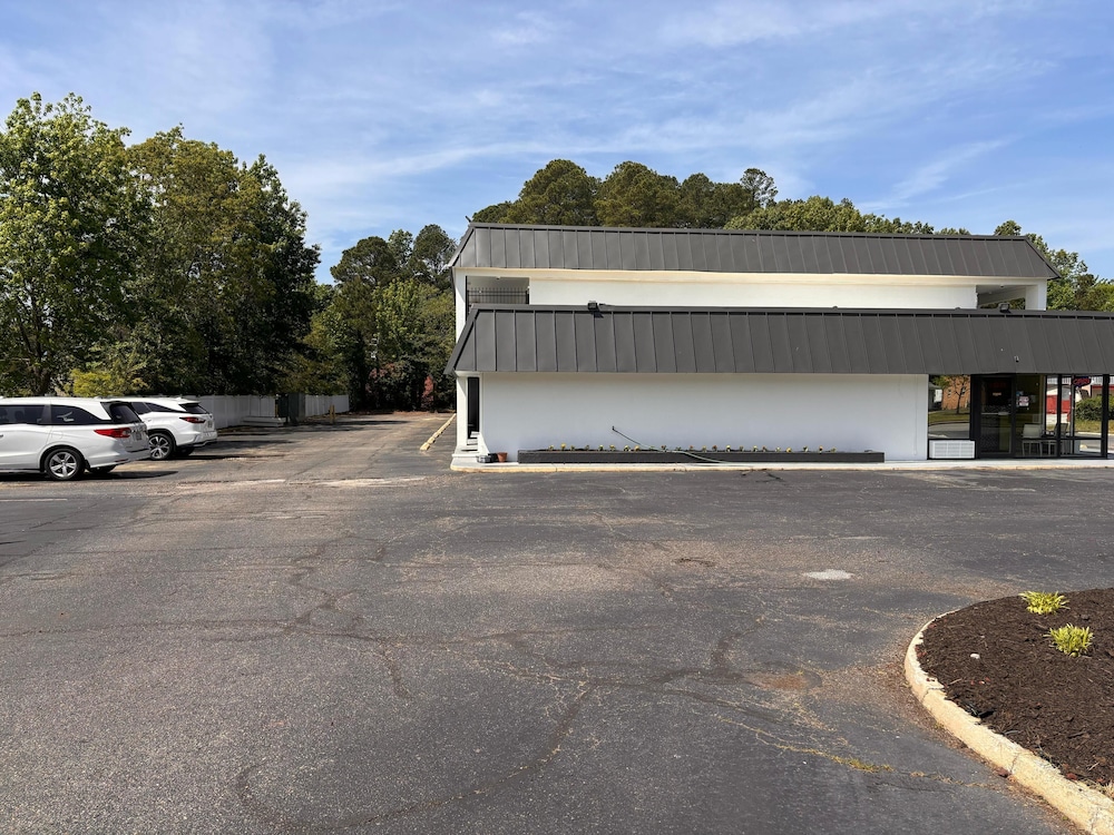 Sunrise Inn By Oyo Newport News Us 60 — Newport News
