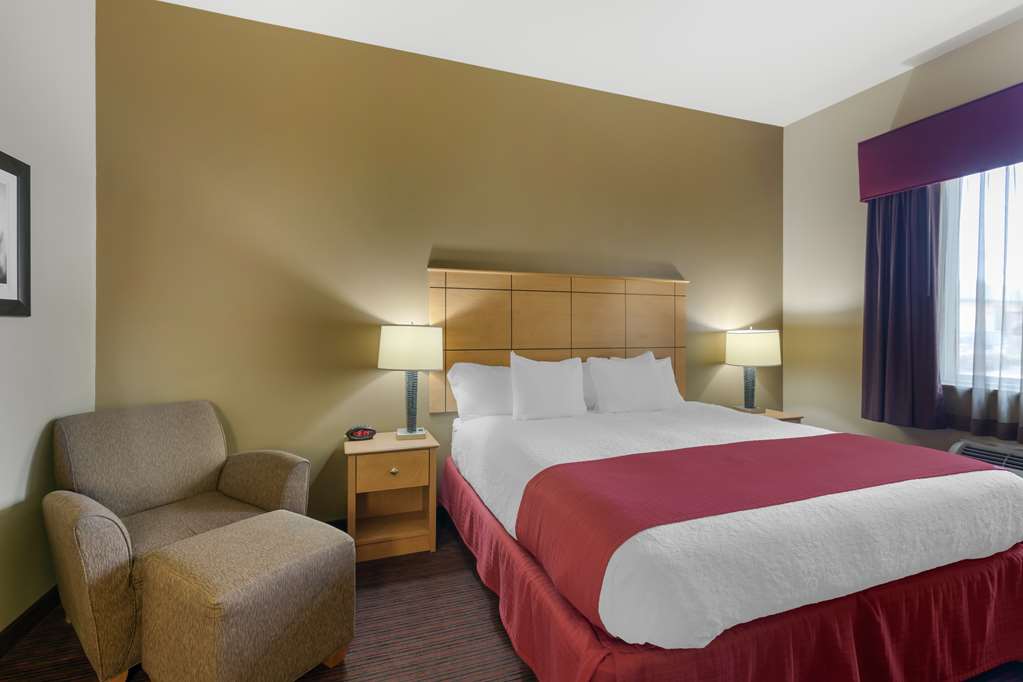 Best Western Golden Prairie Inn & Suites - photo 28