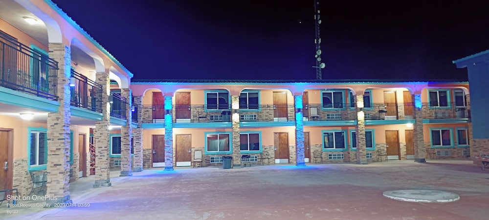 B&J Hotel and Apartment - photo 53