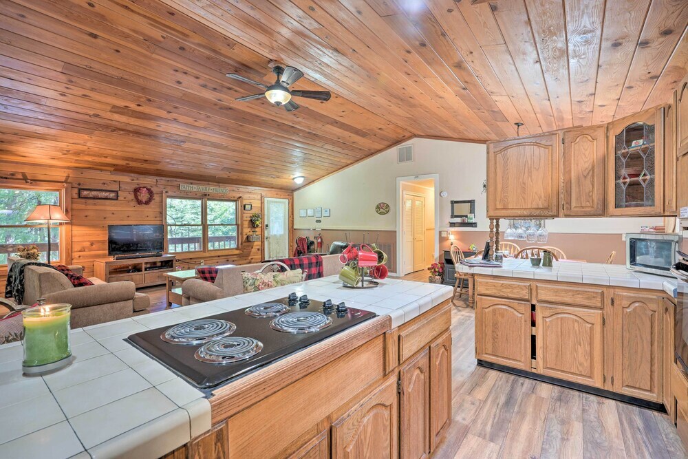 11 Mi to Apple Hill: Pollock Pines Resort Cabin - photo 17