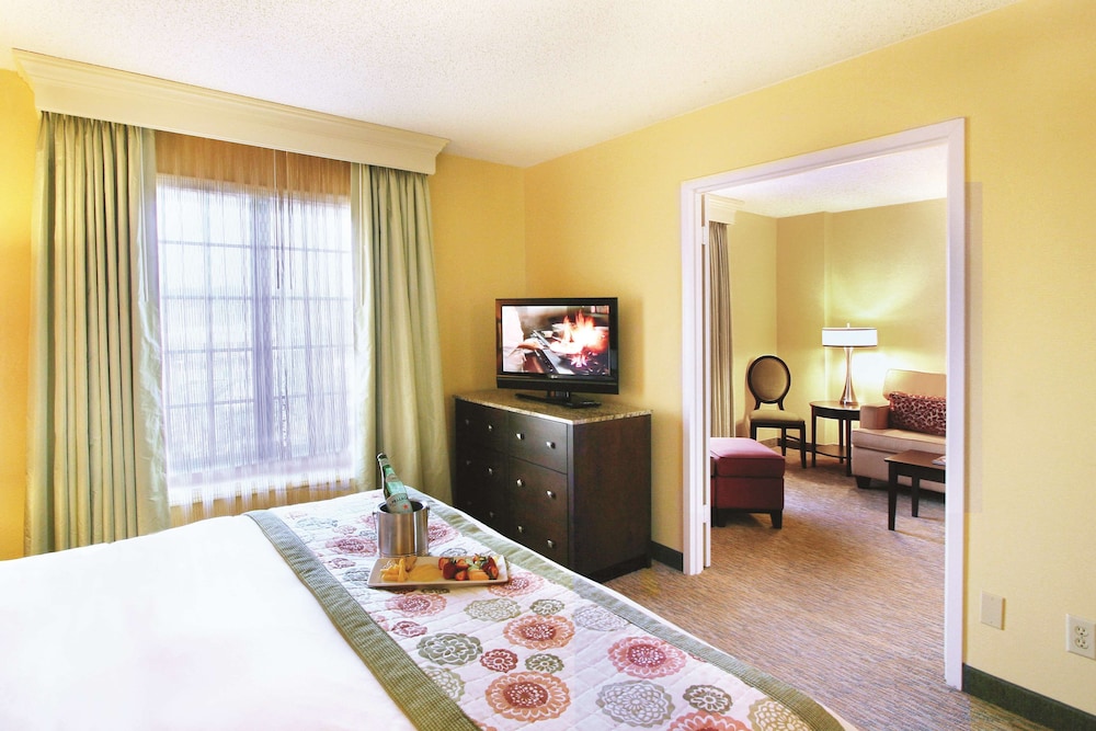 Doubletree Suites by Hilton at The Battery Atlanta - photo 20