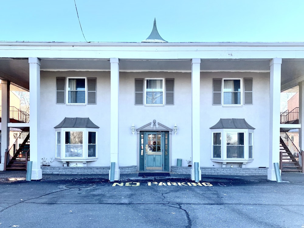 Tappan Zee Hotel - photo 32
