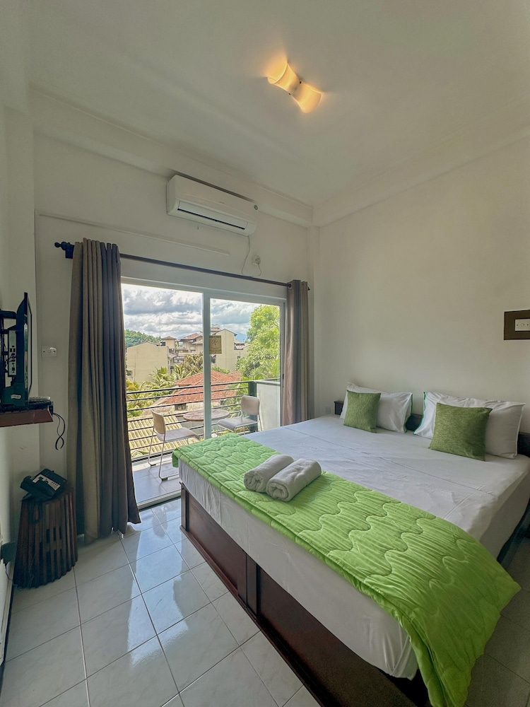 Forest Villa Hotel — Kandy — photo 3