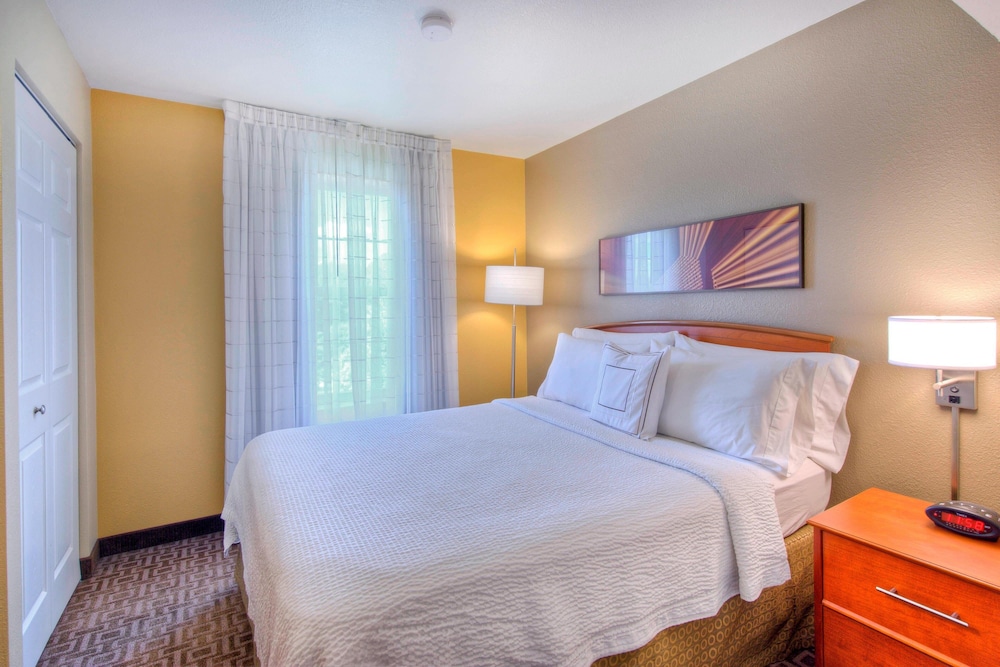 TownePlace Suites by Marriott Raleigh Cary Weston Parkway - photo 3