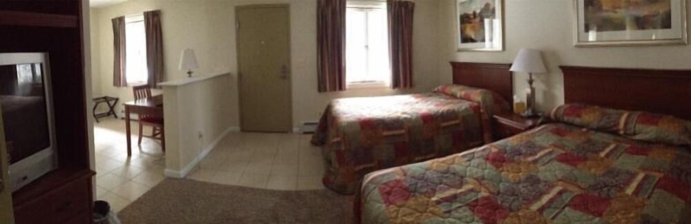 The Upper Pass Lodge at Magic Mountain - photo 3