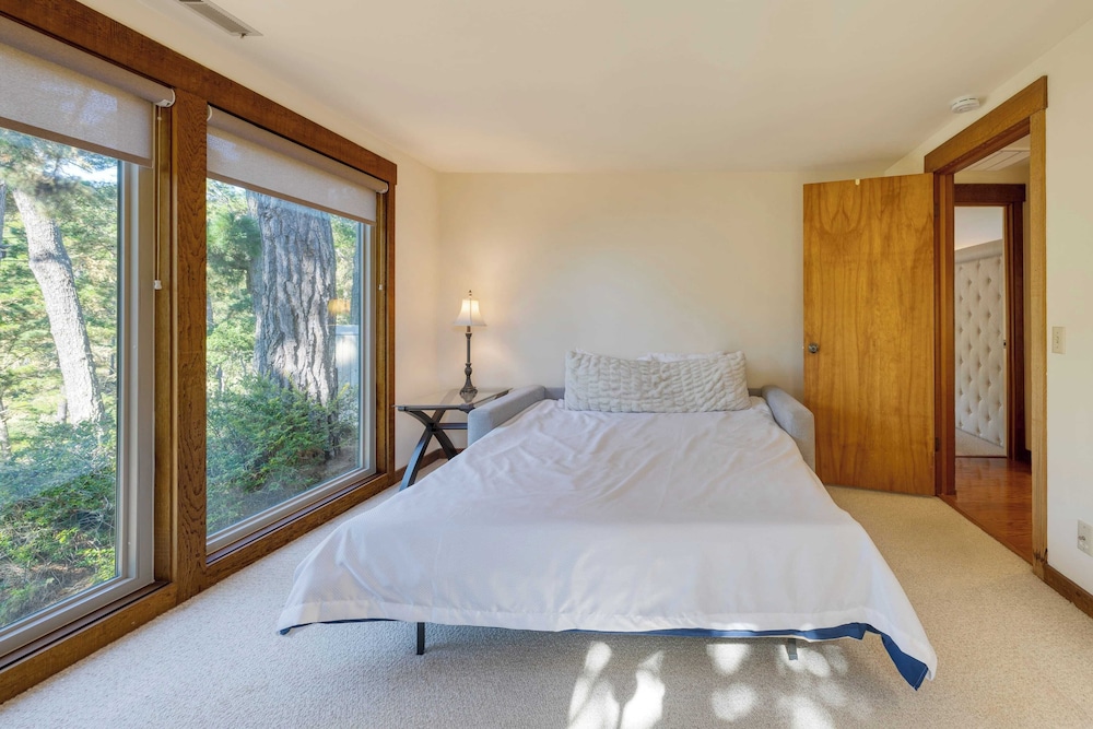 Serene Crest by Avantstay A Design Near Beaches - photo 4