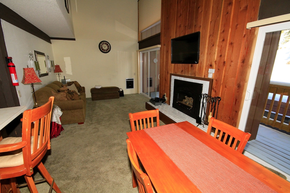 Mammoth Ski & Racquet Club - photo 9