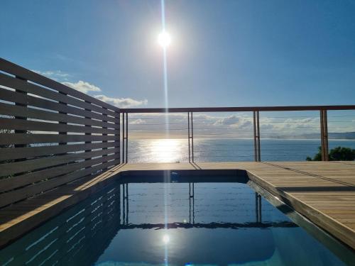 '75 Protea' 4 Bedroom Holiday Home for 8 with Private Pool and Ocean Views — 4-Star Luxury Hotel in Cape Town, South Africa