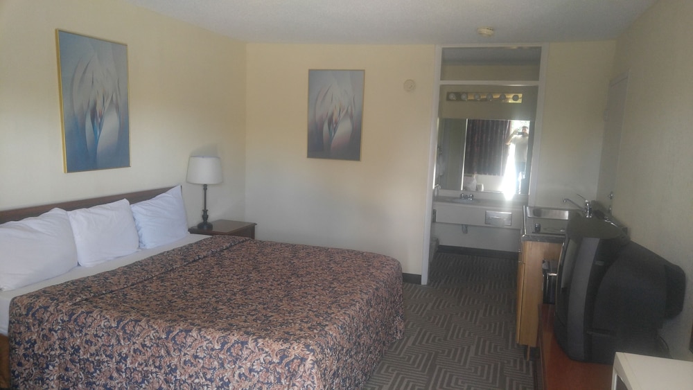 Americourt Extended Stays - photo 9