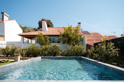 Casa dos Escritores Casa de Férias com Piscina Privada — 4-Star Luxury Hotel in Marvao, Portugal