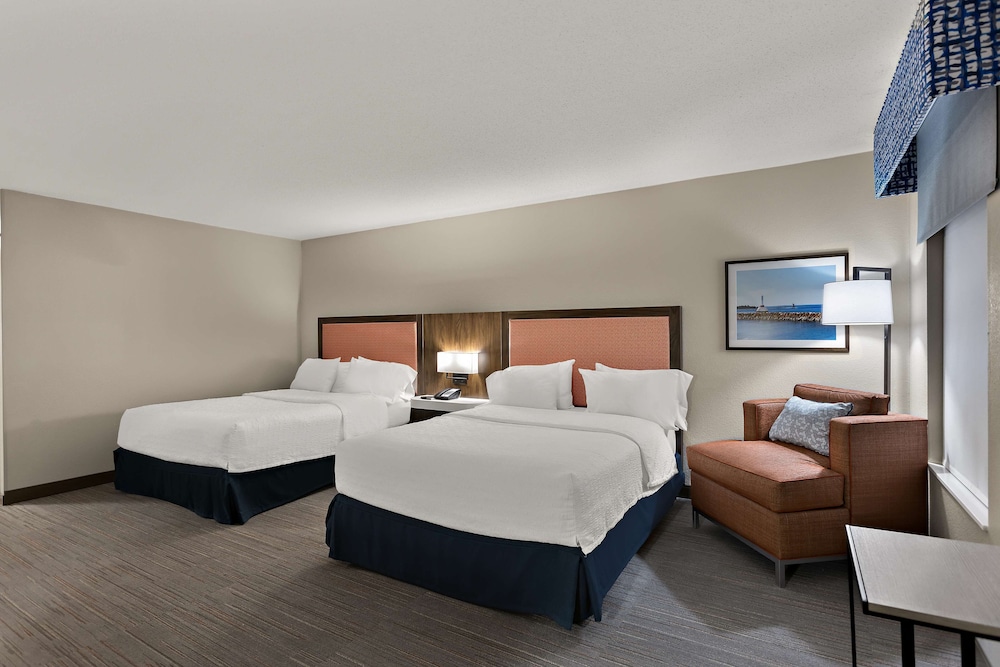 Hampton Inn & Suites by Hilton Petoskey - photo 23