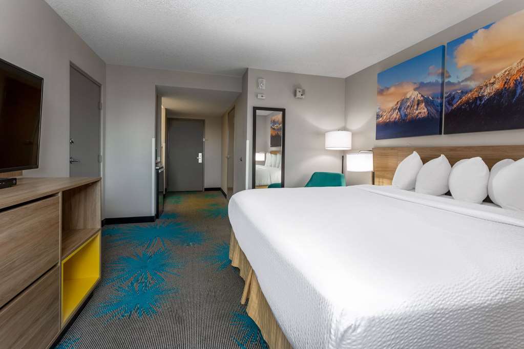 Days Inn & Suites by Wyndham Denver International Airport - photo 15