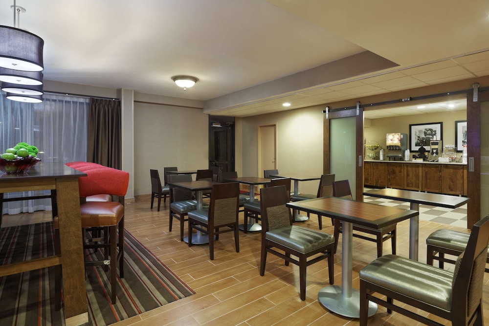 Hampton Inn Raleigh Cary - photo 5