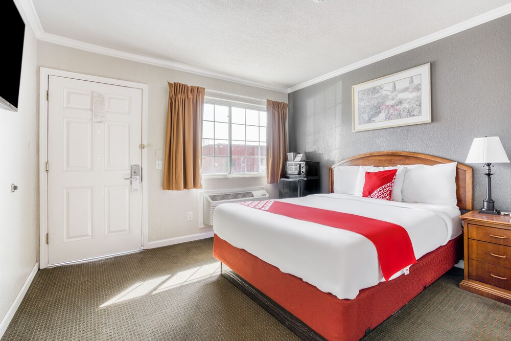 Americas Best Value Inn and Suites - photo 11