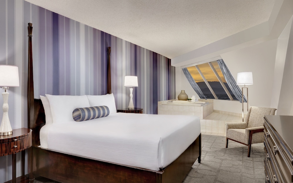 Luxor Hotel and Casino - photo 15
