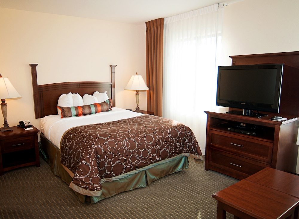 Staybridge Suites Wichita by IHG - photo 7