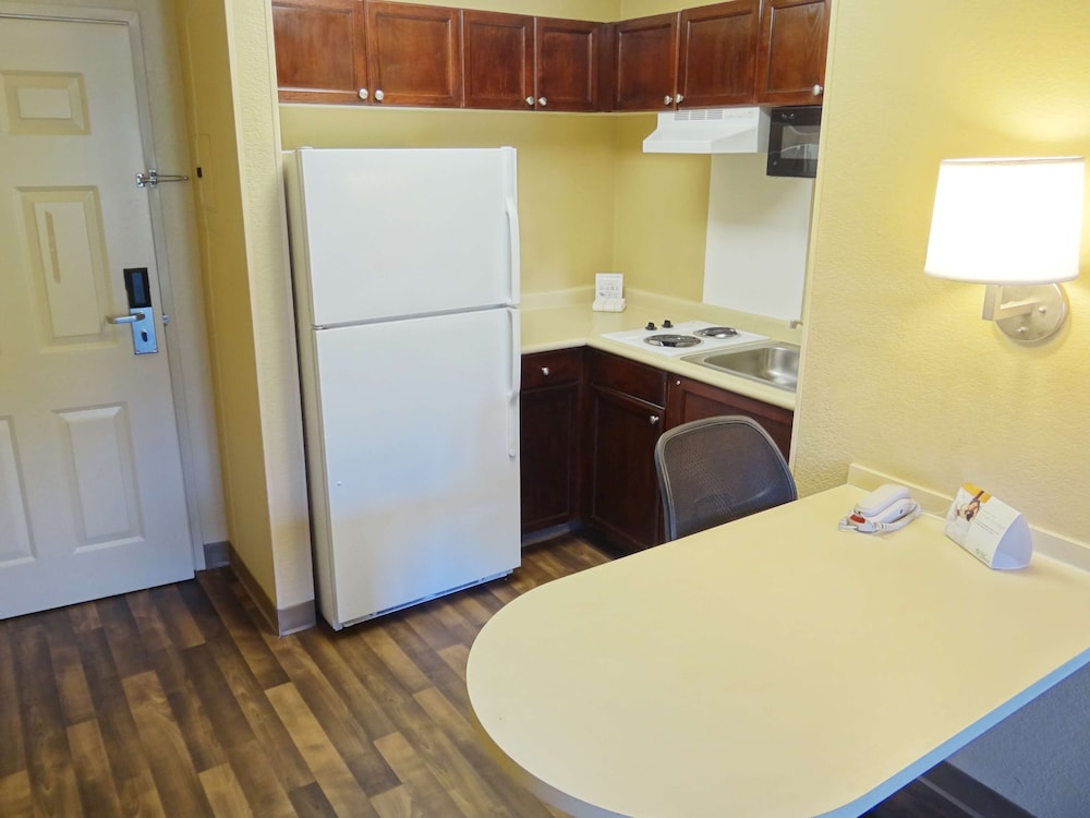 Baymont By Wyndham Auburn Hills South - photo 9
