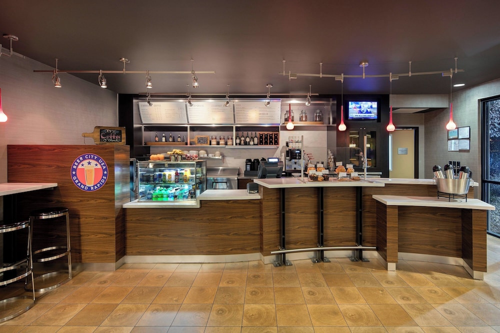 Courtyard by Marriott Grand Rapids Airport - photo 31