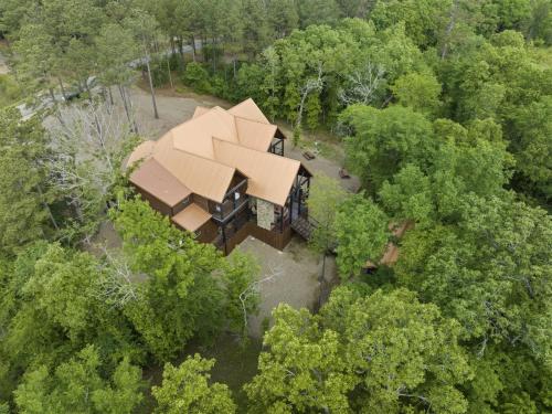 Grand Estate in Broken Bow, United States