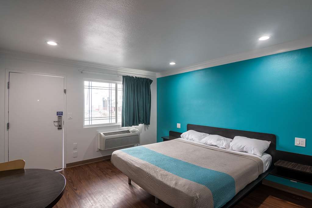 Motel 6 Norwalk CA - photo 20