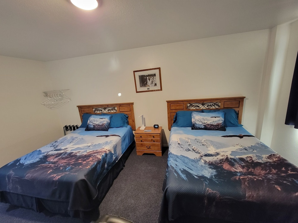 Eagle Bay Inn - photo 3