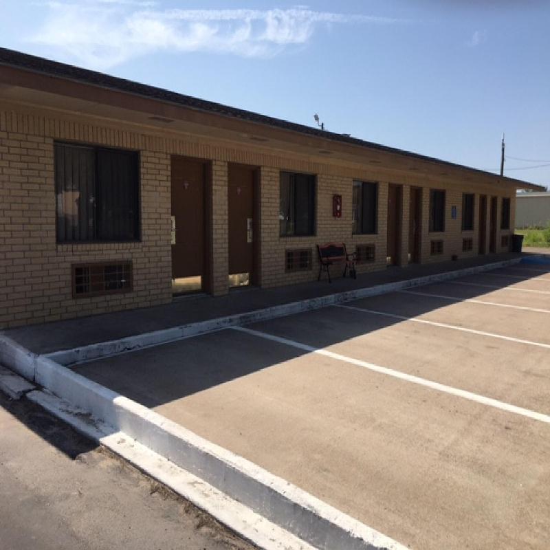 Executive Inn Hebbronville - photo 3
