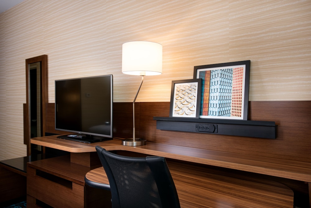 Fairfield Inn & Suites Rochester Mayo Clinic Area St. Marys - photo 6