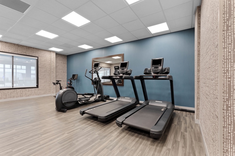 Hampton Inn Saline - photo 26