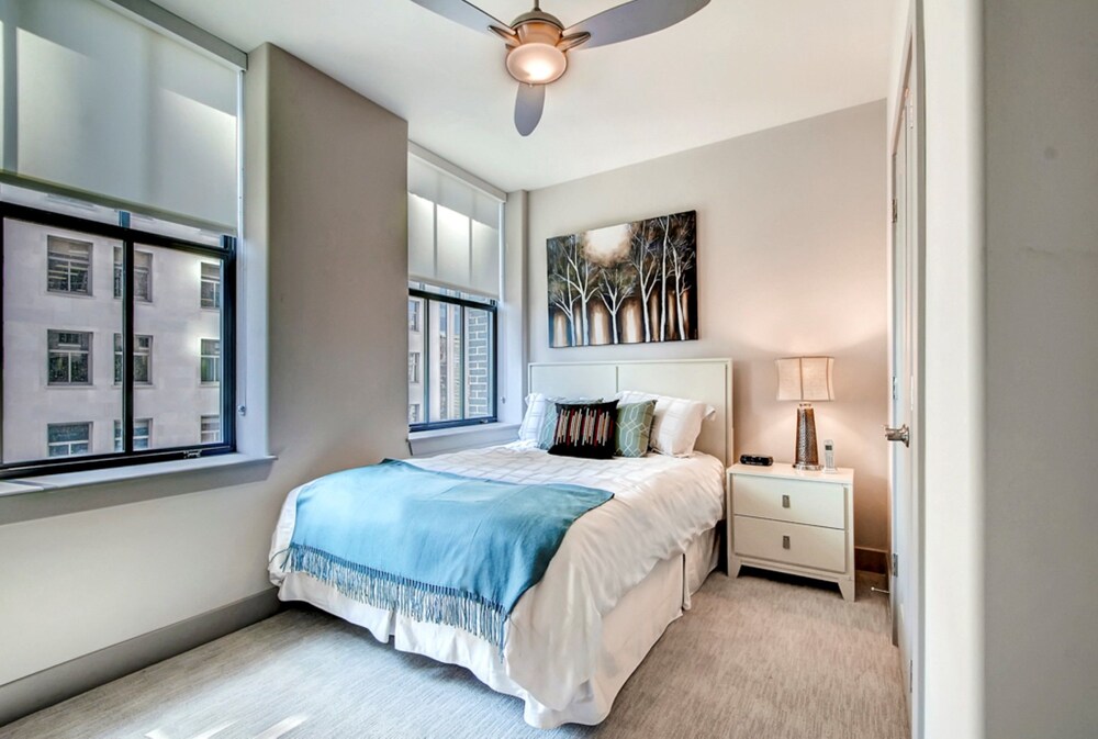 Global Luxury Suites At Light Street - photo 4
