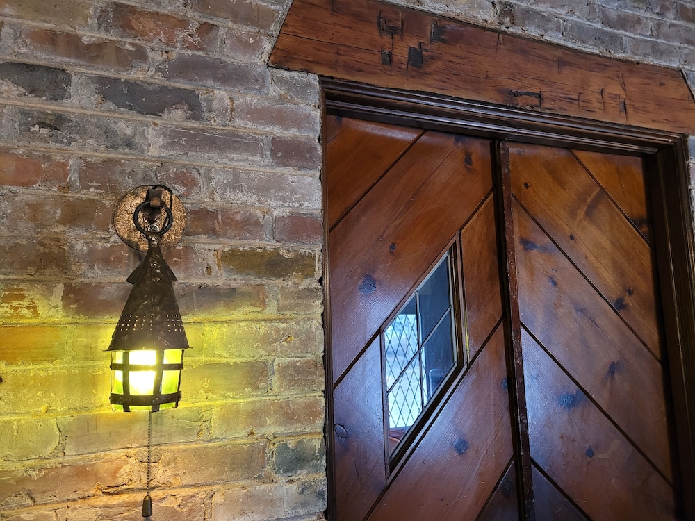 The Brewery Lodge Hotel - photo 22