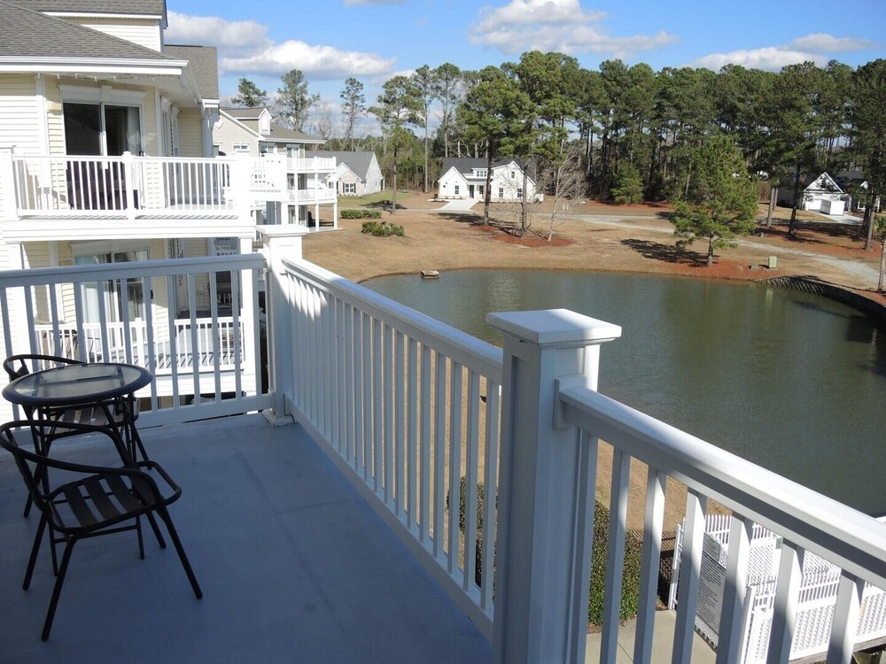 Golf Resort Villa 2607 with Family Friendly Outdoor Pools Onsite by RedAwning - photo 39
