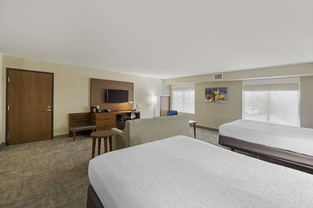 Best Western Plus Henderson Hotel - photo 18