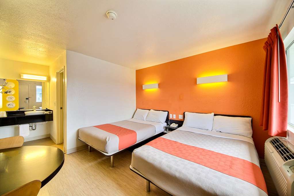 Motel 6 San Marcos TX - photo 8
