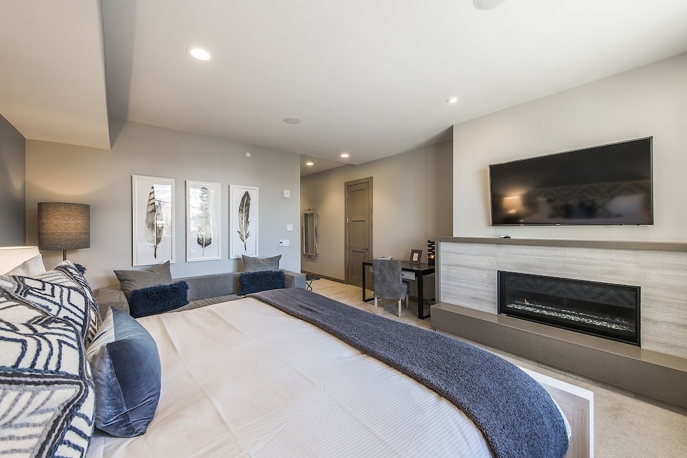 Platinum Four Bedroom Suite 4 Apartment Hotel by RedAwning - photo 2