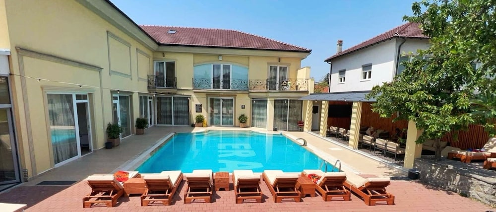 Hotel Era - last minute hotel in Pristina