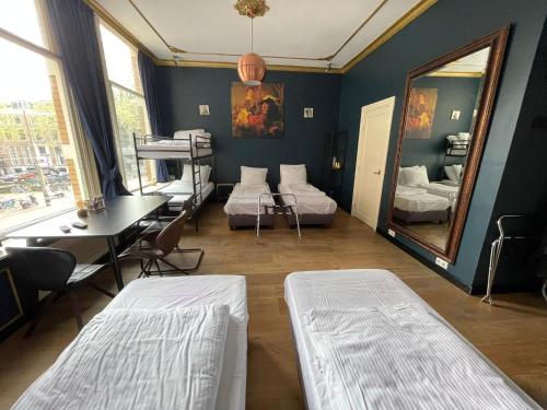 Hotel Toon - last minute hotel in Amsterdam