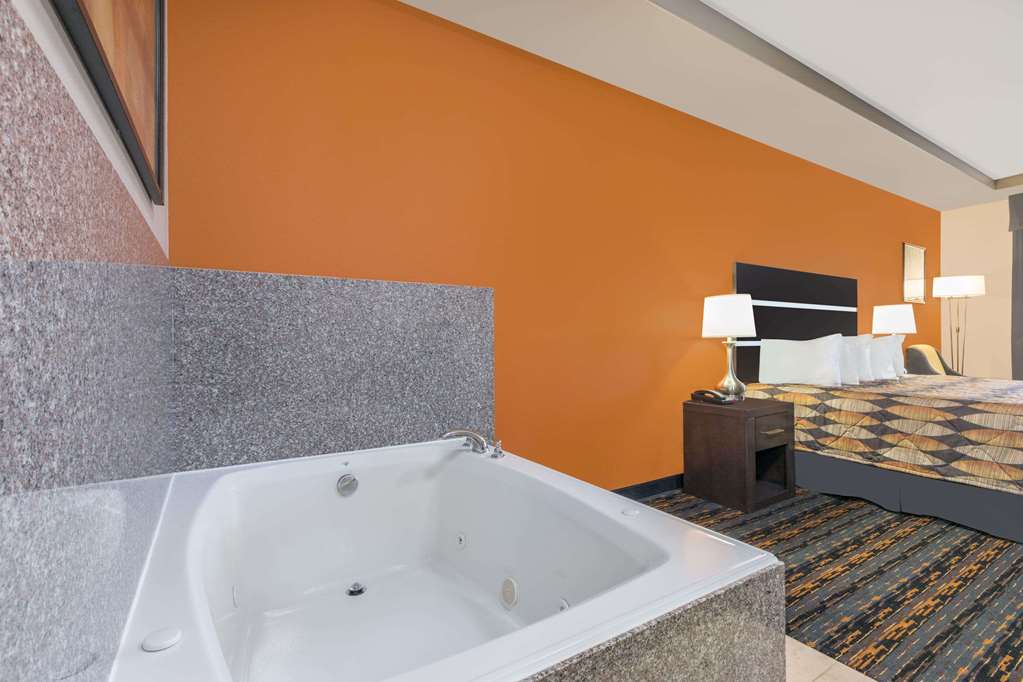 Days Inn by Wyndham Dilley - photo 12