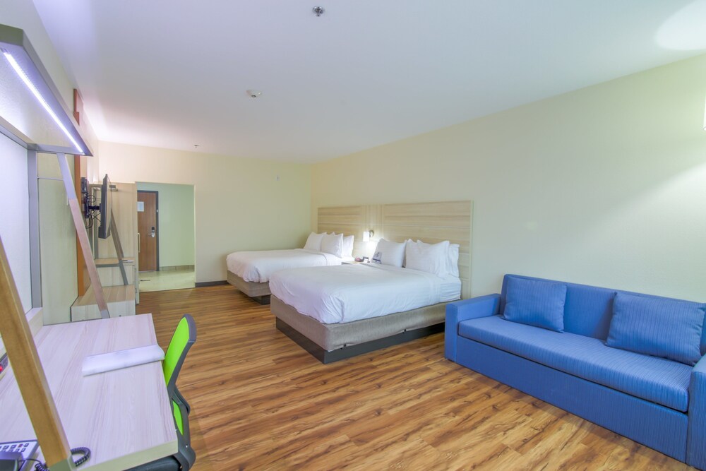 Holiday Inn Express & Suites Raymondville by IHG - photo 4
