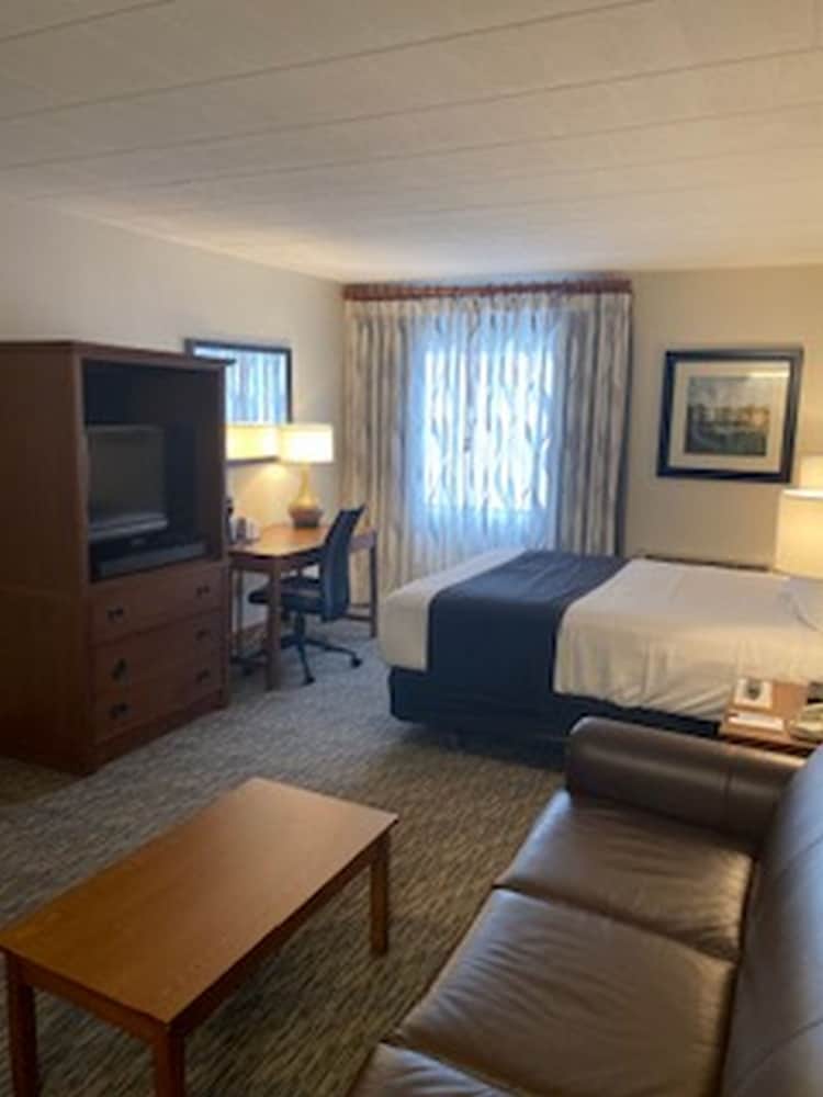 Wisp Resort - carbon neutral hotel in Mchenry